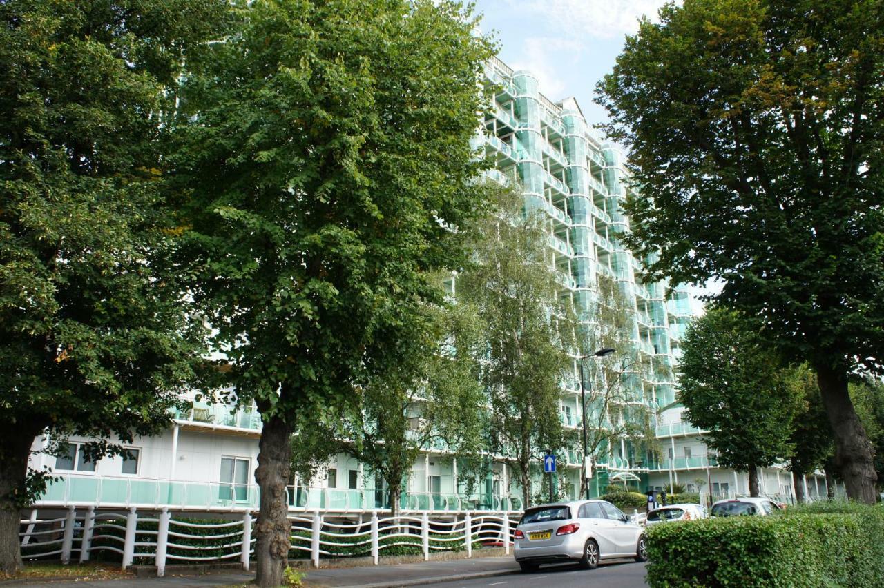 Hamptons Point Apartment Enfield Exterior photo